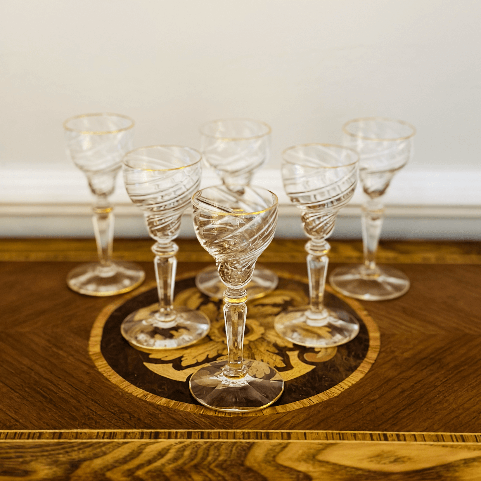 Set of 6 Spirit Glasses with Golden Rim - Galleria Fossi 33, Florence.