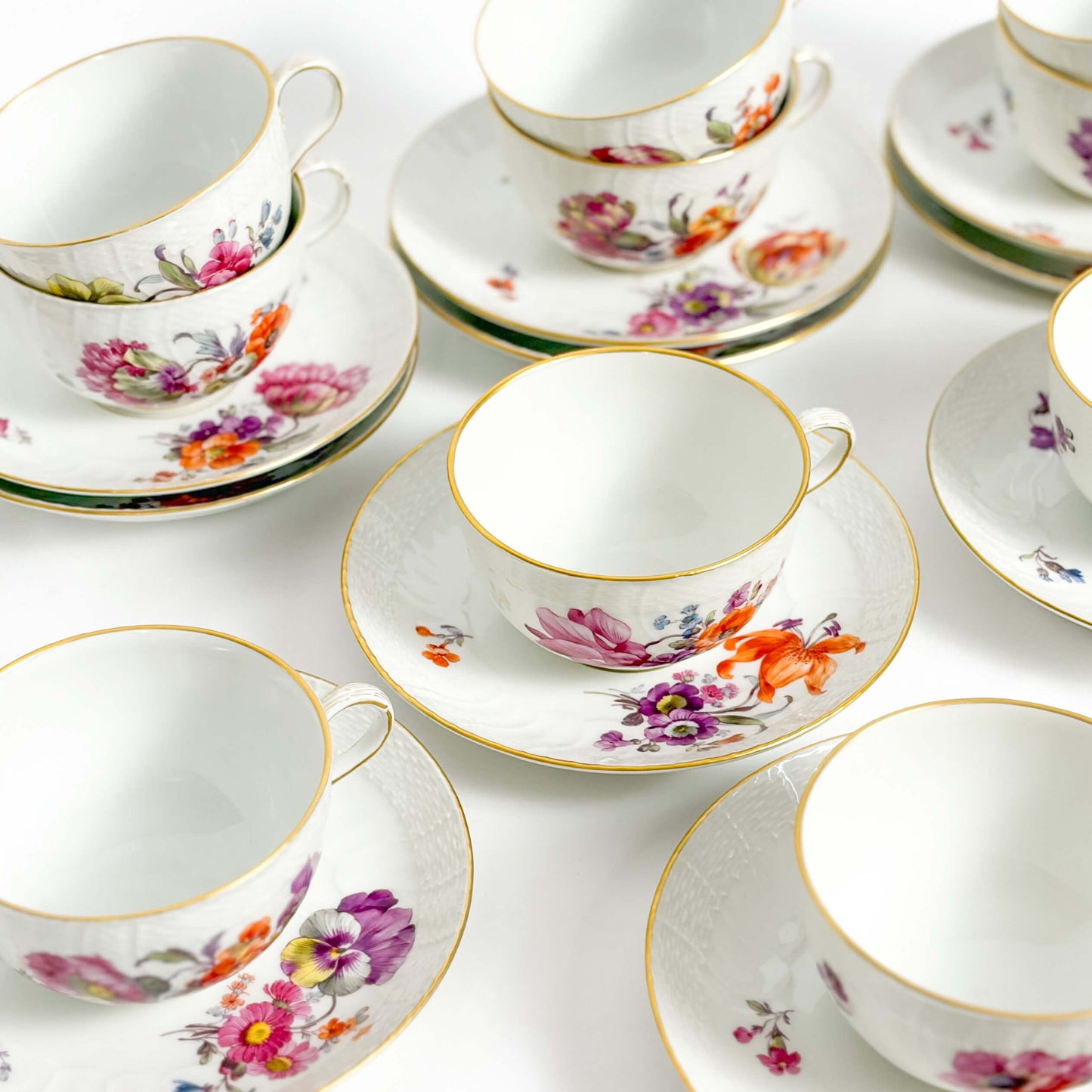 KPM Berlin Tea Service Cups and Saucers - Set of 12 - Galleria Fossi 33