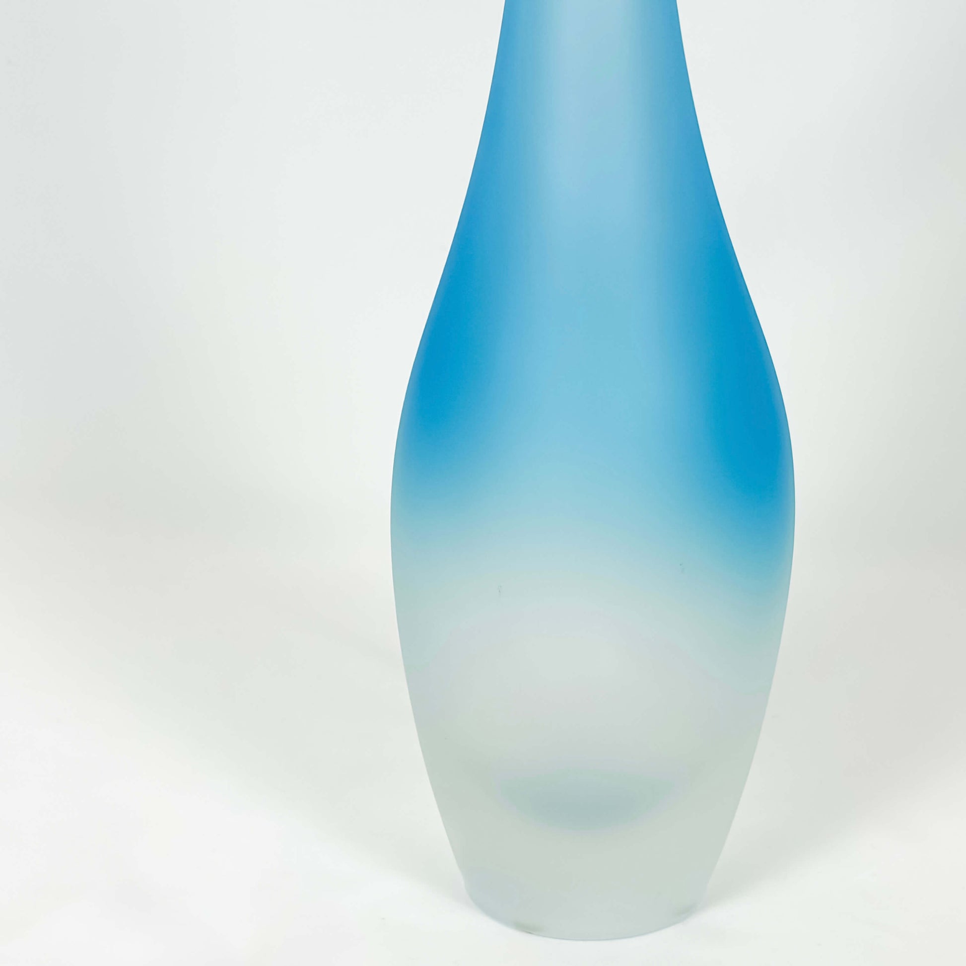 Murano Blue Flute Vase with Frosted Finish - Galleria Fossi 33