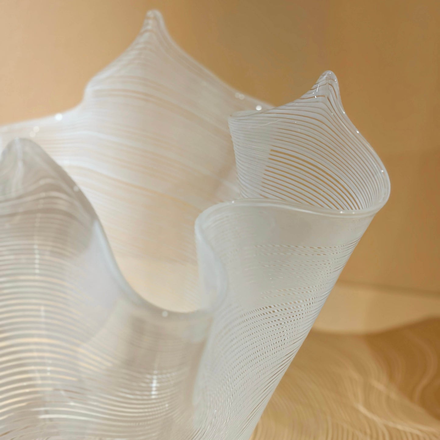 Transparent "Fazzoletto" Vase with White Stripes - Galleria Fossi 33