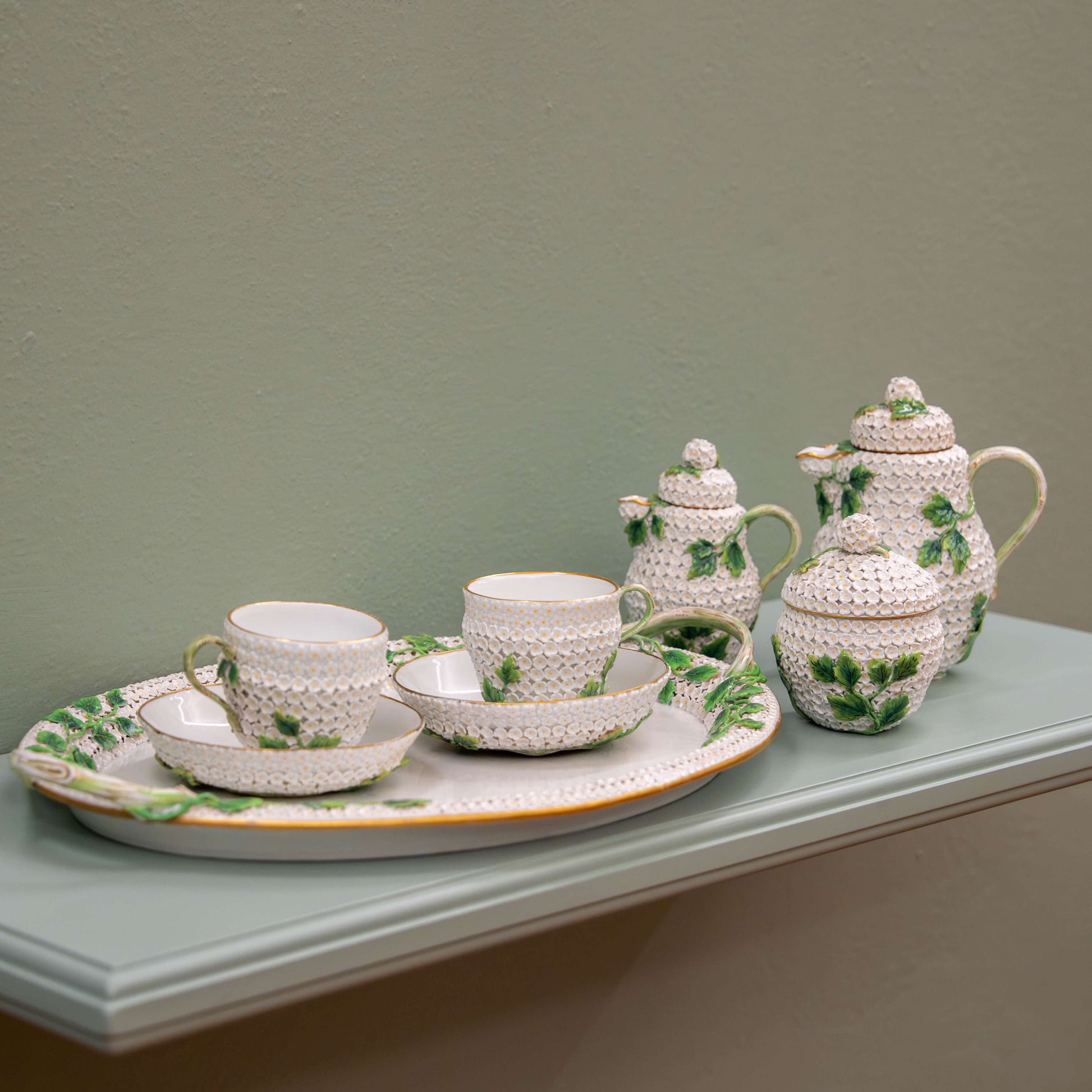 Meissen Tête-à-tête Porcelain Coffee Set with "Schneeball" Décor - Galleria Fossi 33