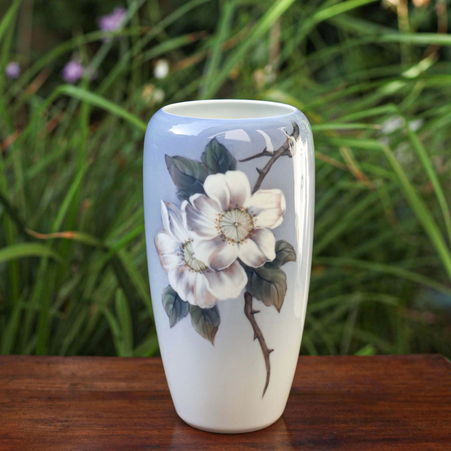 Royal Copenhagen Vase with White Wild Roses - Galleria Fossi 33