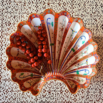 Herend Large Shell Porcelain Centrepiece Red Dynasty (Siang Rouge)